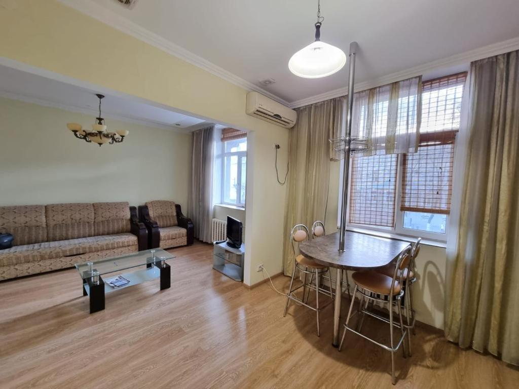 White New Apartments Ultracentral 2-Rooms In The Heart צ'יסינאו מראה חיצוני תמונה